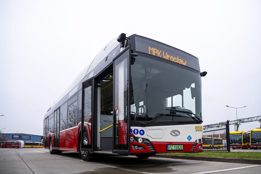 Solaris Urbino 12 hydrogen w zajezdni MPK Wrocław